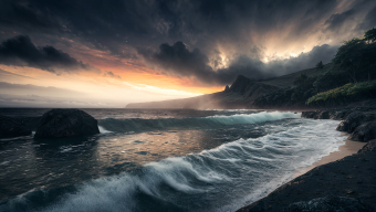 Stormy Coastal Horizon: A Rugged Seascape at Dawn or Dusk